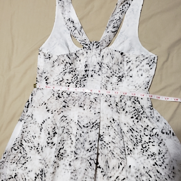 Jessica Simpson flowy summer dress - Picture 3 of 8